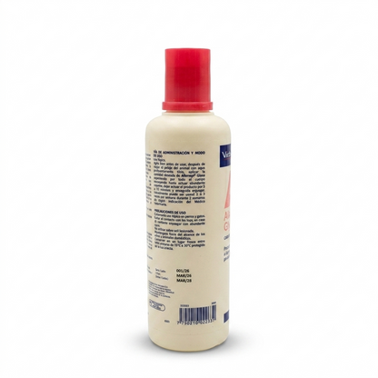 Vista lateral del Shampoo Virbac Allermyl Glyco de 250 ml que muestra el modo de uso, precauciones de administración, lote, fecha de vencimiento y código de barras sobre fondo blanco.